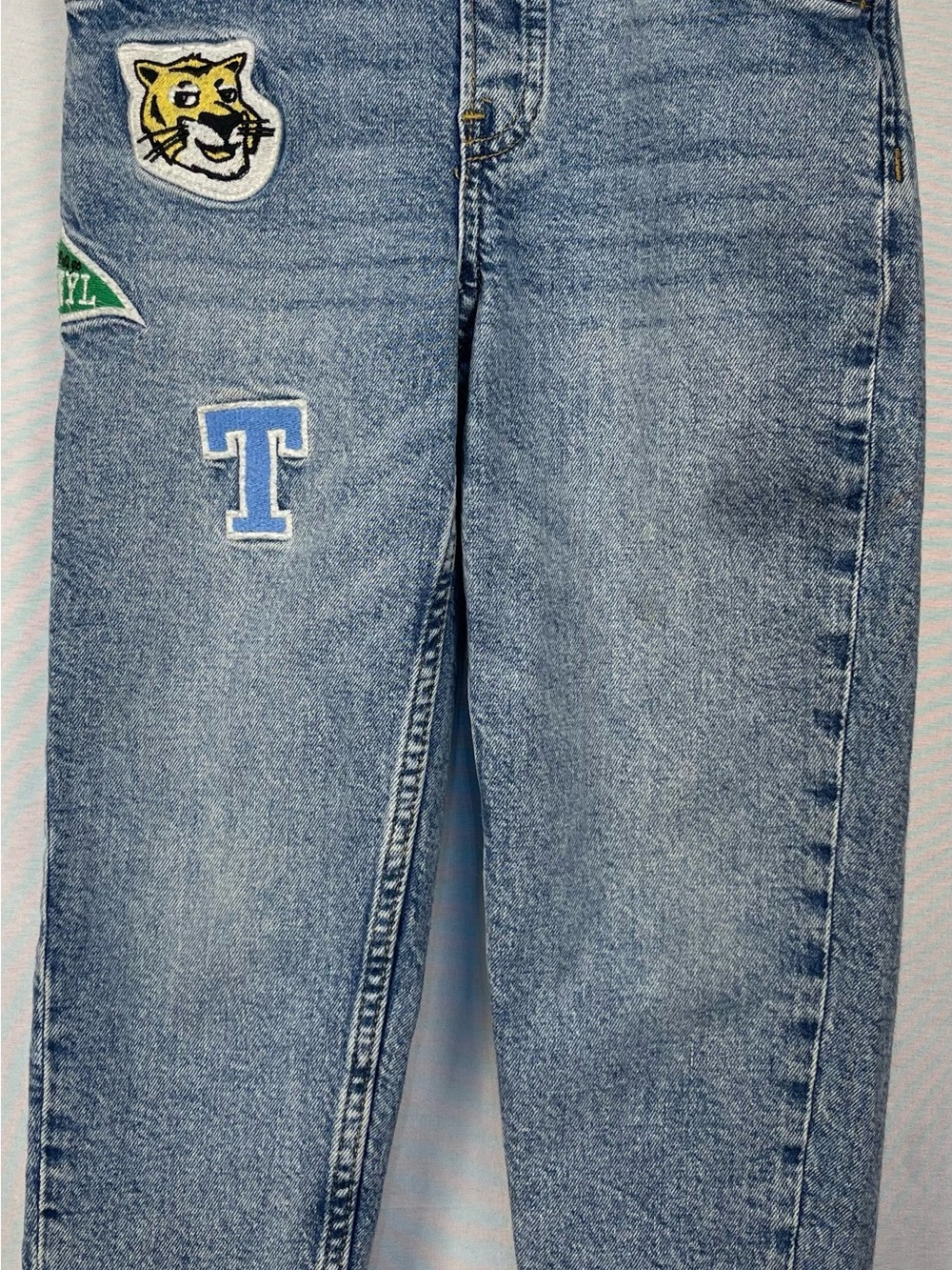 H&M Light Blue Straight Jeans with Patch Accents